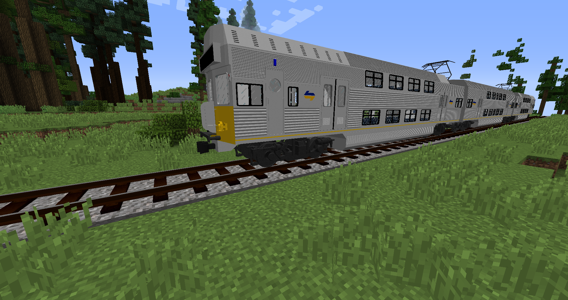 Поезд в майнкрафте на телефон. Immersive railroading 1.12.2 поезда. Immersive railroading 1.12.2 РЖД паки. Traincraft 1.12.2. Электровоз Traincraft.